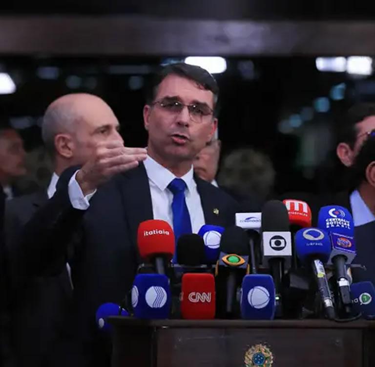 Dilemas da Direita Brasileira: Fragmentação, Estratégia e Comunicação